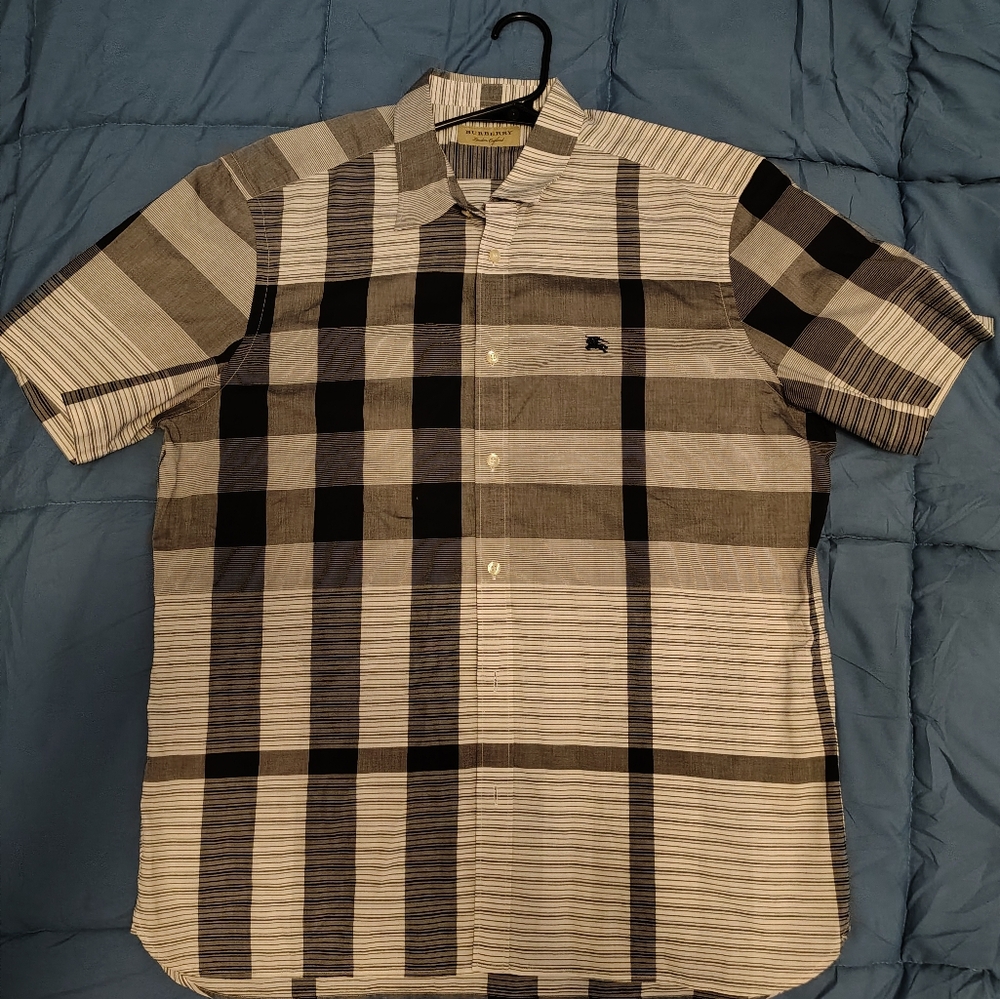 Men's Black and Gray Plaid Casual Button Down Shirt
